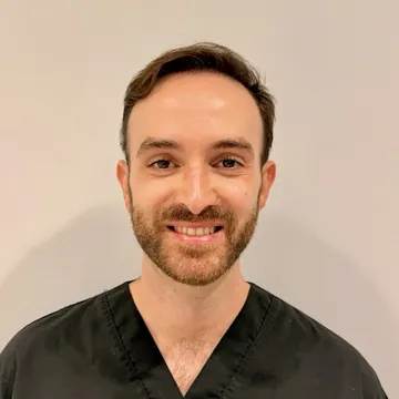 Dr. Andrea Lavorato, neurochirurgo e chirurgo vertebrale ad Antalgic Clinic Torino